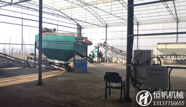 陜西銅川年產2萬噸雞糞有機肥生產線現場(圖2) 陜西銅川有機肥生產線