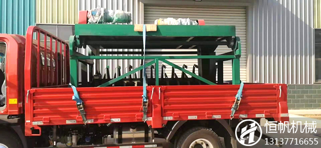 3米寬槽式翻拋機裝車發往陜西咸陽楊凌區(圖1) 槽式翻拋機