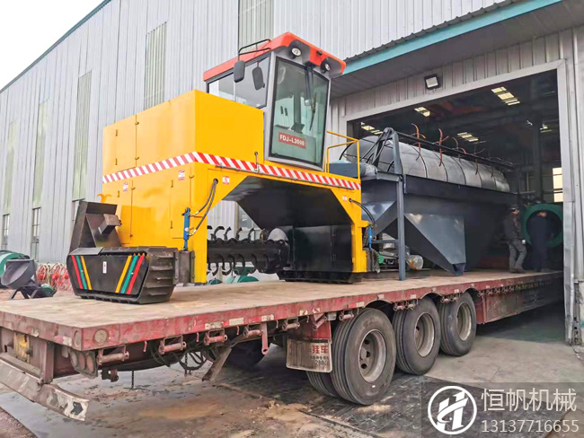 年產10萬噸有機肥顆粒生產線設備交付河北承德客戶(圖2) 河北承德履帶翻拋機