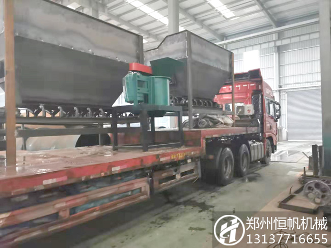 寒風刺骨大雪紛飛依然無法阻擋整套一萬噸有機肥生產線設備發貨(圖1) 有機肥生產設備