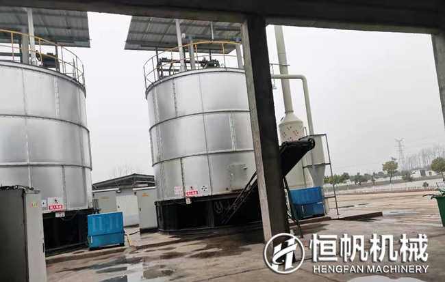 安徽年產(chǎn)兩萬噸粉狀線有機(jī)肥設(shè)備使用現(xiàn)場(chǎng)(圖1) 安徽六安年產(chǎn)兩萬噸有機(jī)肥粉狀線