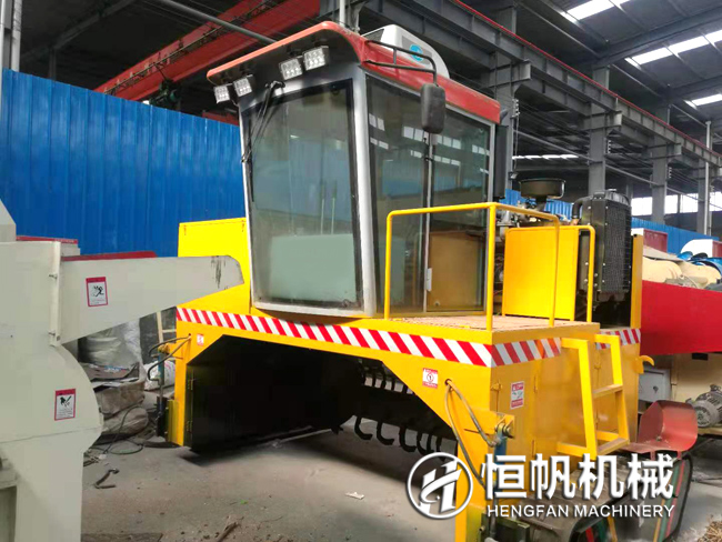 成套有機肥料生產設備配置介紹(圖2) 履帶翻拋機