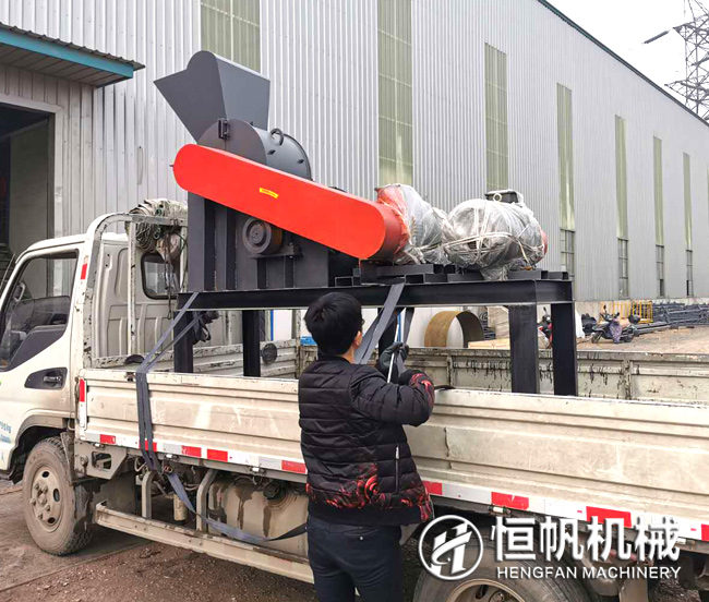 訂購單機(jī)也有驚喜!有機(jī)肥半濕物料雙級(jí)粉碎機(jī)發(fā)送至連云港(圖1) 有機(jī)肥雙級(jí)粉碎機(jī)