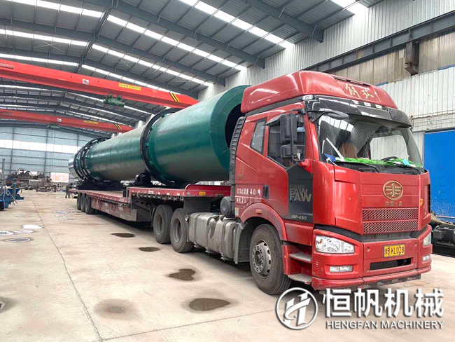 貴州年產十五萬噸雞糞有機肥生產設備發(fā)貨與安裝現(xiàn)場(圖4) 貴州年產十五萬噸雞糞有機肥生產設備