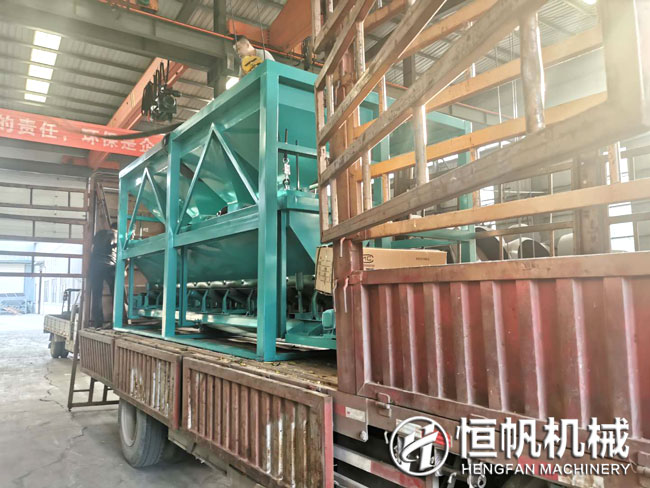 鄭州恒帆機械四倉動態(tài)配料機助力山東有機肥生產線智能化投產(圖2) 有機肥生產設備