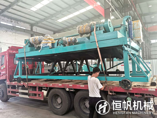 “私人訂制”六米寬槽式翻堆機發送至山西(圖2) 翻拋機